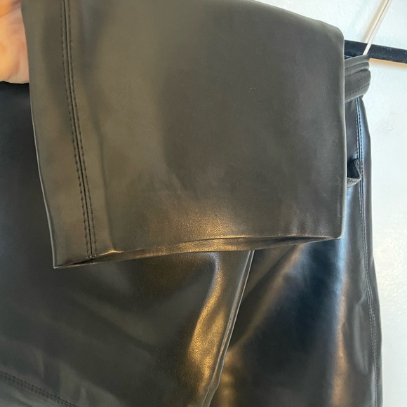 Wilfred by Aritzia Funk Vegan Leather Pants Size 4 - Picture 7 of 12